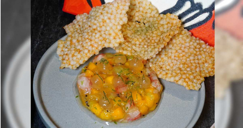 以芒果等酸甜果香開胃的「胭脂蝦水果塔塔」。（260元，圖／魏妤靜攝）