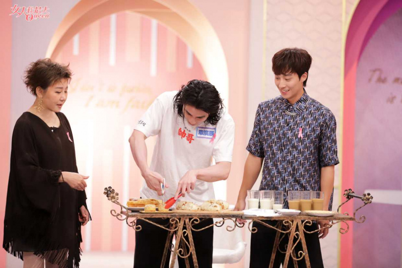 藍心湄（左）自爆學生時期因每天要吃八顆蛋維持高強度游泳訓練，外號因此被喚作「藍八蛋」。（圖／提供）