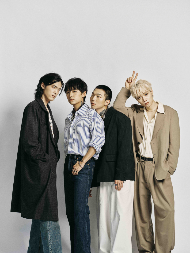 傻子與白痴去年拿下金曲最佳演唱錄音專輯獎。(圖/傻子與白痴提供)