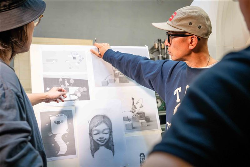 具俊曄製作大S雕像幕後過程催淚曝光。藝術總監李承道提到雕像的核心意義「因為愛情如死之堅強」，大S與具俊曄的愛情未曾消失，持續運轉著.......（圖／翻攝自李承道臉書）