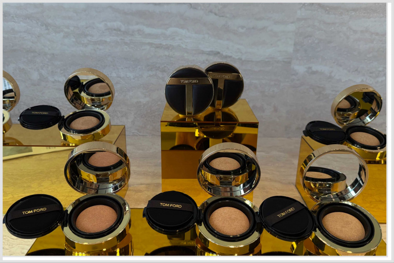TOM FORD 立體光影水光氣墊粉餅 SPF50/PA+++ / 3,000元、氣墊蕊 / 2,100元。