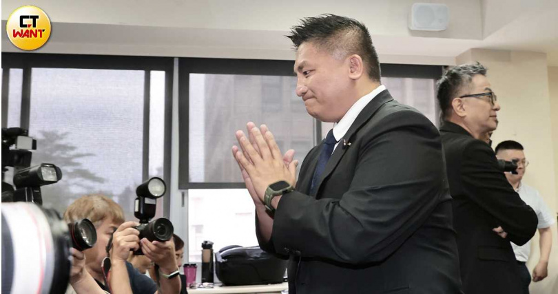 宜蘭縣長藍白整合民調由國民黨立委吳宗憲（中）勝出。（圖／黃耀徵攝）