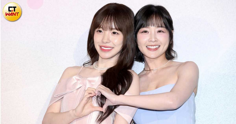 籃籃與韓籍啦啦隊成員李多慧一同出席美妝品牌活動。（圖／侯世駿攝）
