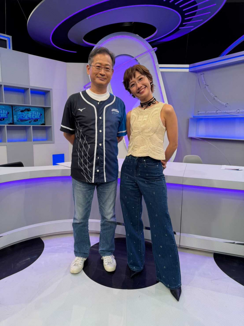 李柏熹（左）透露促成周杰倫登上大巨蛋的過程並不輕鬆。（圖／三立提供）