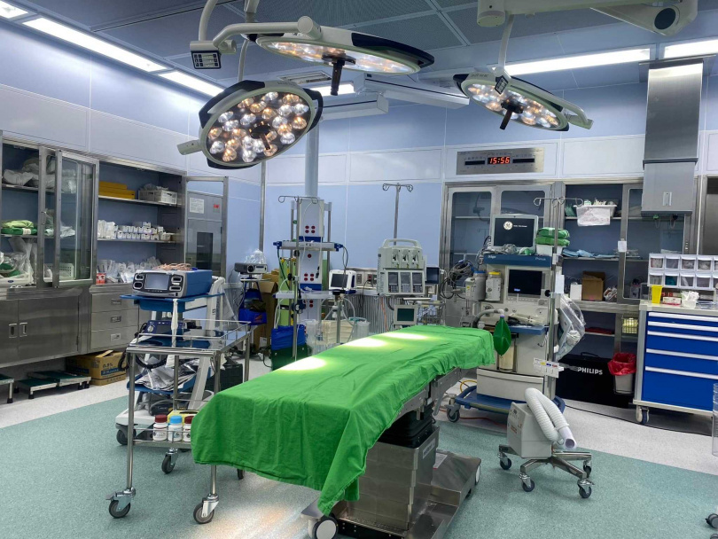 中外儀器見證醫療新里程碑！三軍總醫院松山分院航空醫學大樓首例手術圓滿成功。(圖片提供／中外儀器臉書)