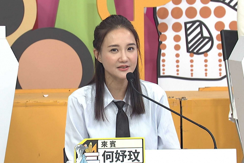 何妤玟拍攝寫真桌曆一波三折。(圖/中天綜合台提供)