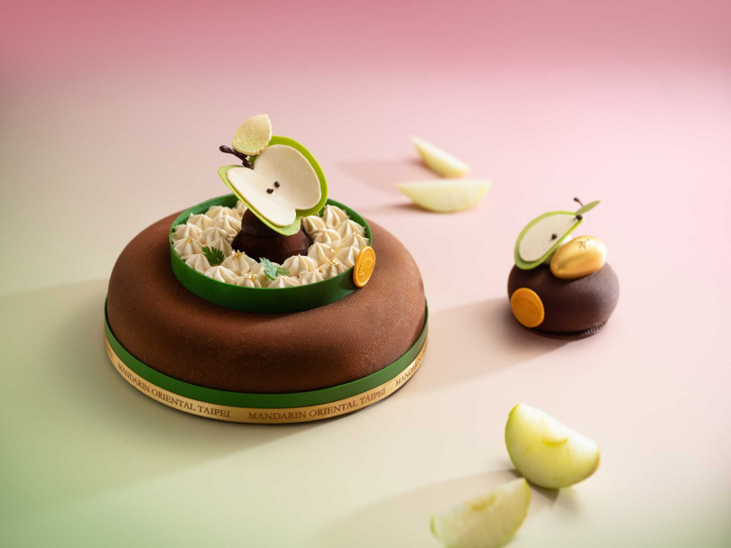 「果韻」以蘋果烏龍茶慕斯為主角、點綴烏龍茶香奶油，歌頌嫩芽初綻的盎然詩意。（小蛋糕315元、7吋2,480元，圖／台北文華東方酒店提供）