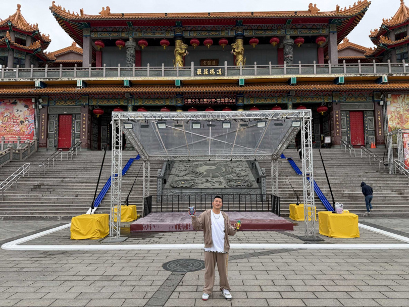 草爺首創「四驅車鑽轎底」護國宮祭出祈福神明加持。（圖／紅心字會提供）