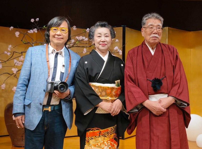 本文作者與澀谷會長及家元澀谷宴盛（鄭美麗）伉儷合影。（圖／吳德亮攝影）