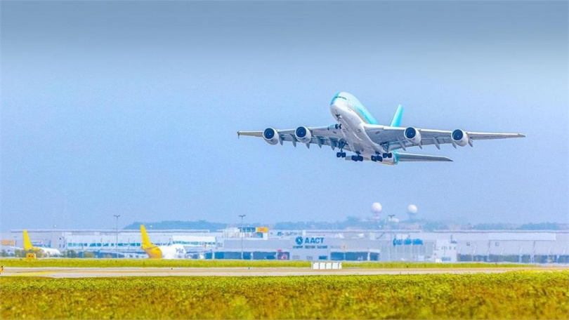 女友意圖讓原 PO 全額支付旅費。(圖/翻攝自Incheon Airport)