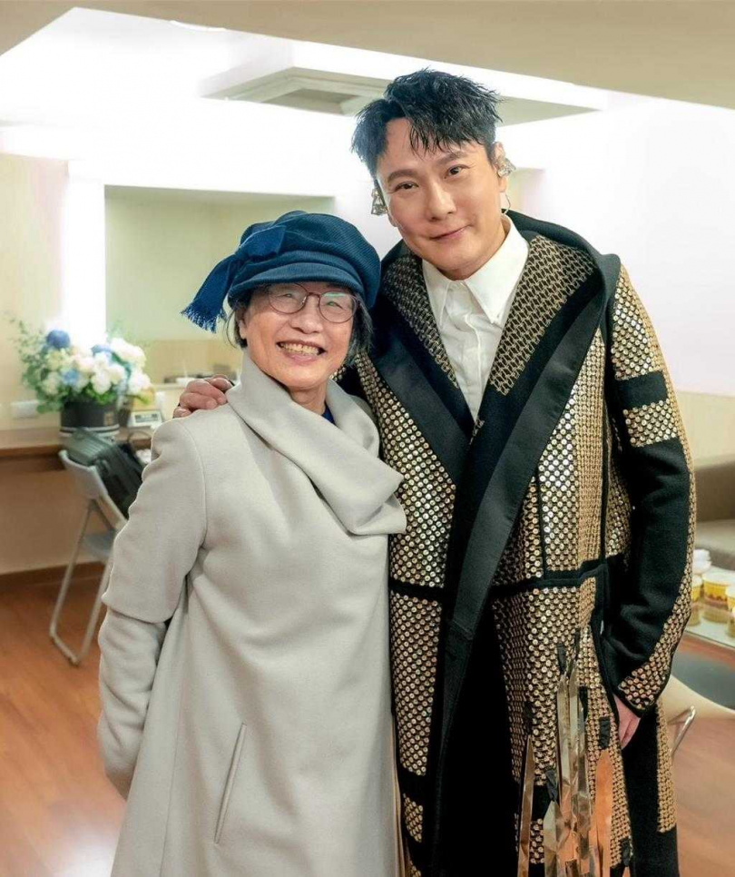 張信哲個性孝順,天天陪伴媽媽吃飯談天。(圖/潮水音樂提供)