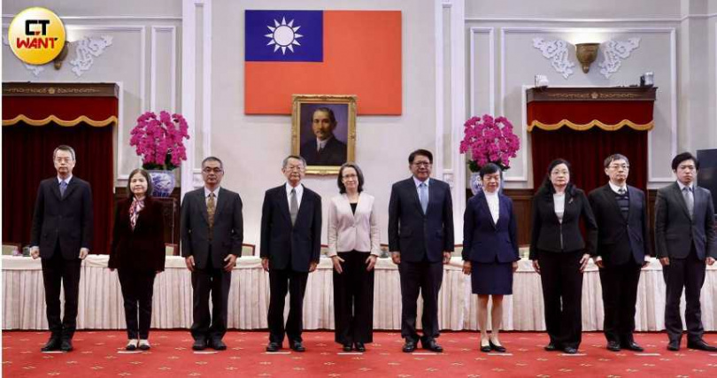 最高法院法官鄭純惠(右三)曾被總統賴清德提名為大法官。（圖／本刊資料照、方萬民攝）