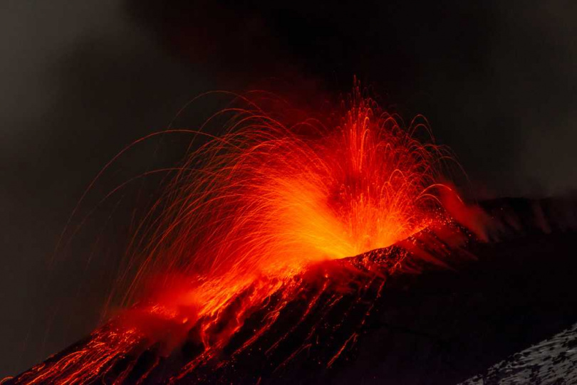 美國男子獨攀埃特納火山,救援人員約晚間8時發現他時已心臟驟停,最終送醫不治。