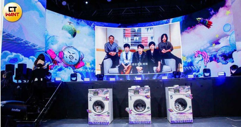 五月天為告五人獻上祝福。（圖／趙文彬攝）