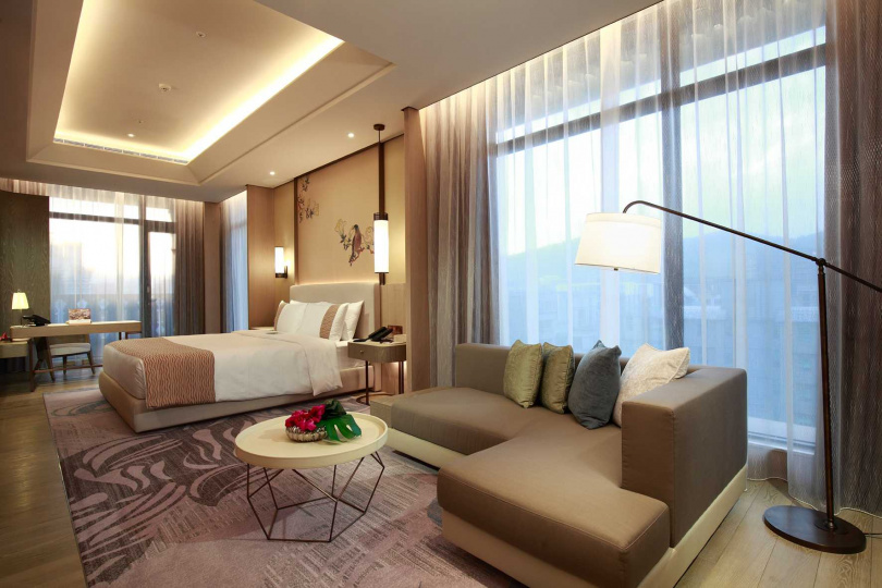 「星耀浪漫」情人節一泊二食住宿方案每房13,999元起,可享房型升等與浪漫晚餐。(圖/台北美福大飯店提供)