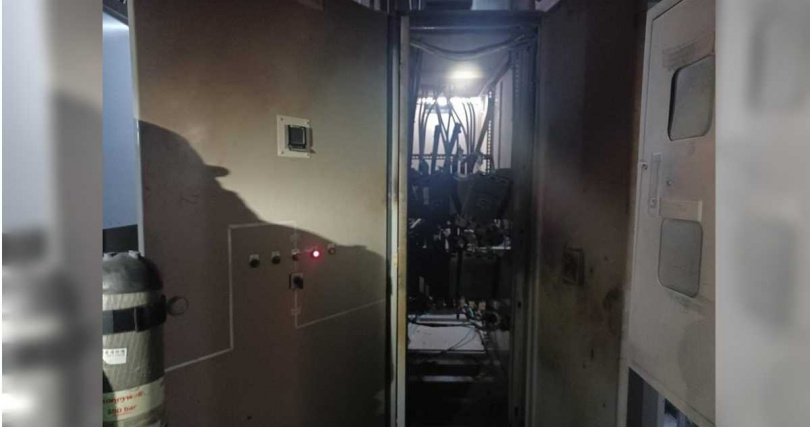 勞工局及工務局稽查施工單位違反職安法及建築法，共處36萬元罰鍰並勒令停工。（圖／民眾提供／中國時報紀爰高雄傳真）