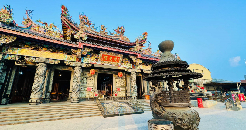 位在南投的松柏嶺受天宮，創建於清順治14年，至今已有368年歷史，香火鼎盛，被尊為「台灣北極殿總本山」，更被視為台灣玄天上帝信仰總廟。（圖片提供／麗寶集團）