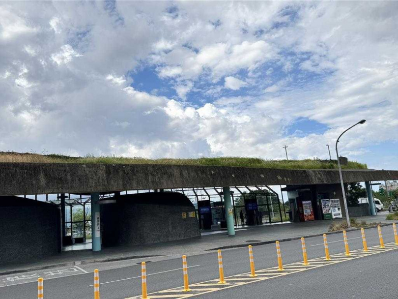 宜蘭縣政府今(8)日在礁溪、宜蘭及羅東轉運站同步啟用「TPASS三合一自助售票機」,可使用悠遊卡、一卡通及愛金卡購買通勤月票與「宜蘭好行3日券」,並支援餘額查詢。(圖/中國時報吳佩蓉攝)