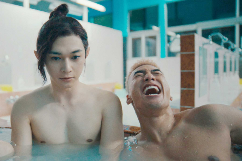 當已經瘋狂操肌的吉澤亮(左)看到同樣一身肌肉的關口Mandy(右)後,讓他崩潰到大喊絕望。(圖/采昌國際多媒體提供)。