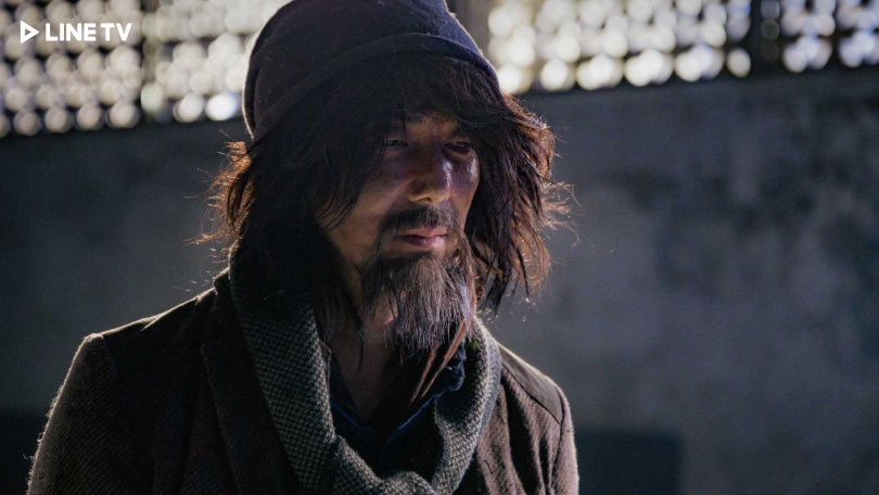 《黑白盒子》李李仁流浪漢造型讓人認不出。（圖／ LINE TV）