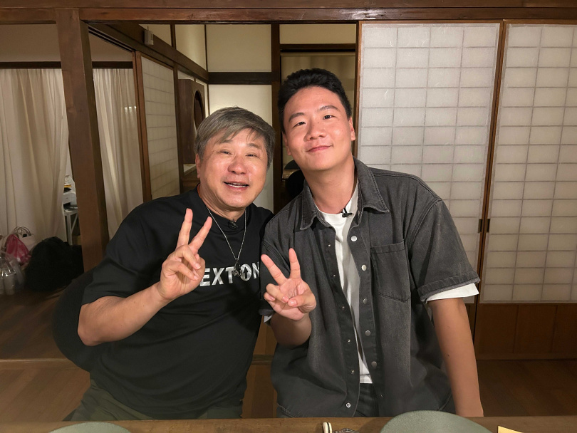 阿翰（右）怕過氣，胡瓜則安慰：沒紅過，哪來的過氣。（圖／下面一位提供）