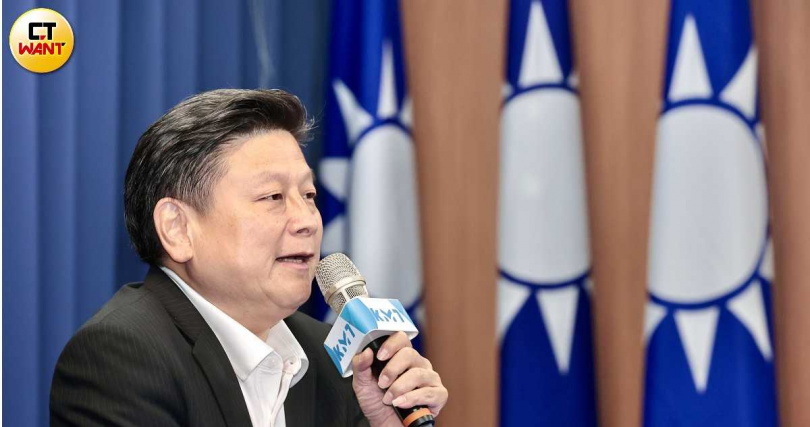 花蓮空中返鄉路面臨停飛危機,傅崐萁呼籲中央研議航線維持機制。(圖/黃耀徵攝)