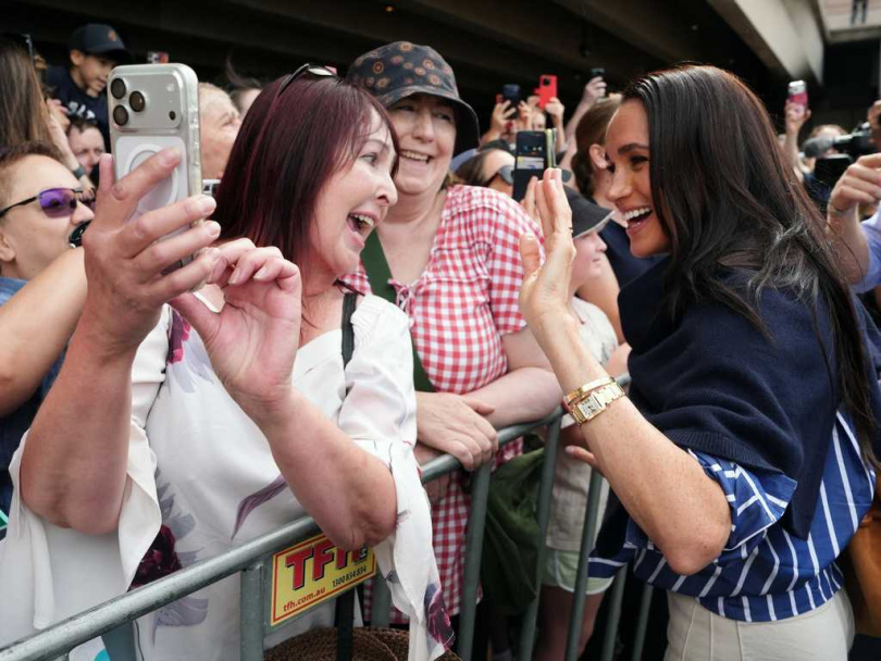 哈利據傳準備長期留在英國陪伴孩子，梅根則因工作需求頻繁往返美國