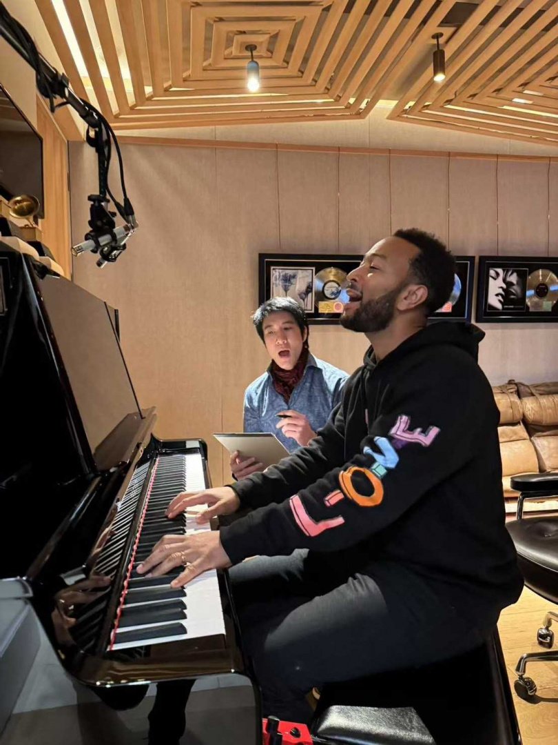 王力宏（左）與John Legend（右）從去年開始合作，並已多次共同創作、錄製新歌。（圖／西東音樂提供）