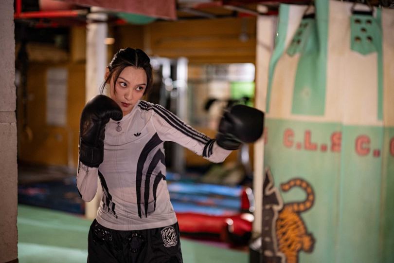 王丹妮為拍《臨時決鬥》接受泰拳訓練,直呼體能進步很多。(圖/華映提供)