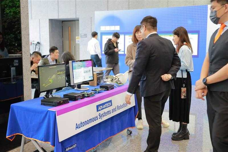 研華於3月6日舉辦「智能自主系統與機器人應用夥伴高峰論壇」。（圖／翻攝自研華科技臉書）
