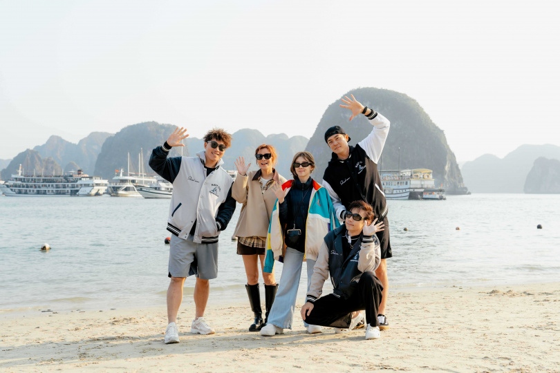 姚元浩、郭泓志、莎莎與全新夥伴包偉銘、白安， 一起來到越南著名景點下龍灣挑戰船上做餐。（圖／好看娛樂提供）