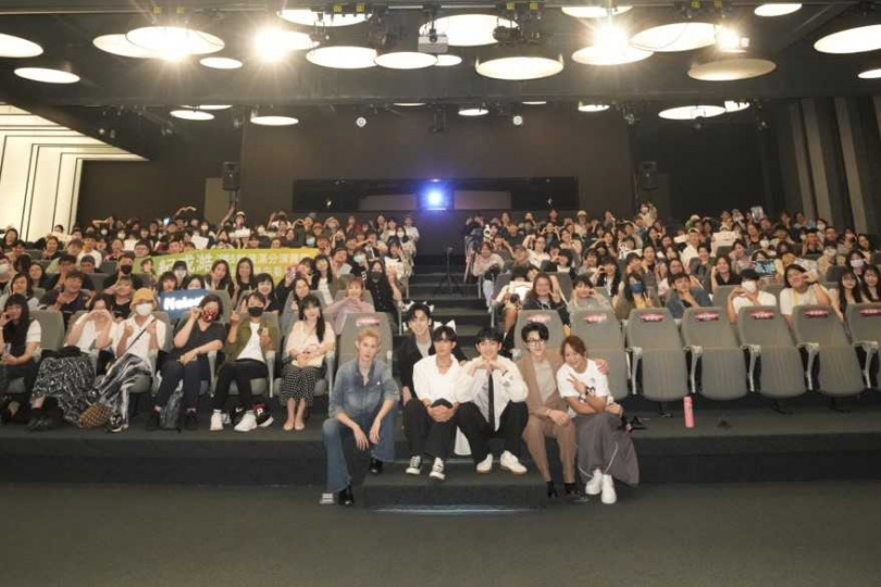 《對立而已》結局分享會，兩百位粉絲一起同歡。（圖／三立）