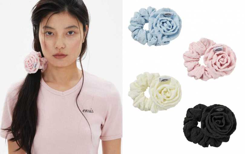 皺摺玫瑰花髮圈/1,280元(圖/品牌提供)