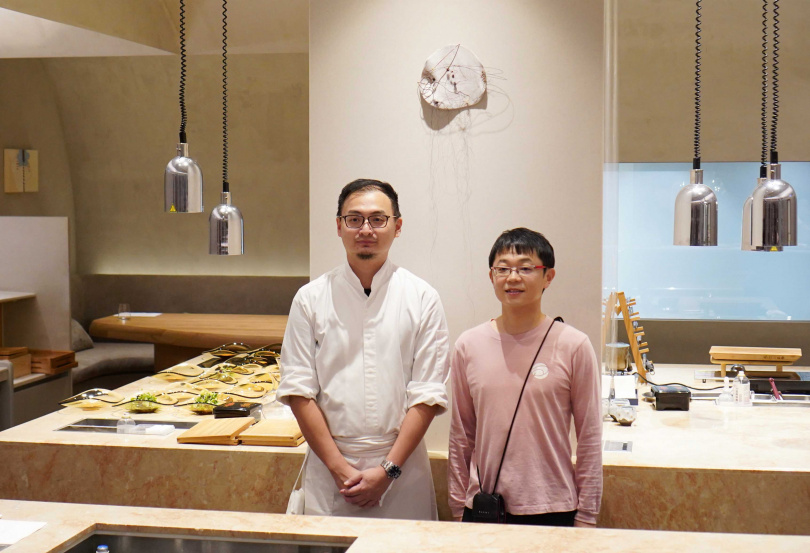 東京Bon.nu創辦人来栖けい(右)、高雄Li.nu主廚李祈睿。(圖/魏妤靜攝)