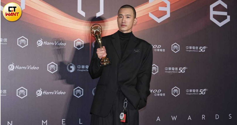 最佳新人獎則由臥室饒舌歌手someshiit山姆奪下。(圖/本刊攝影組)