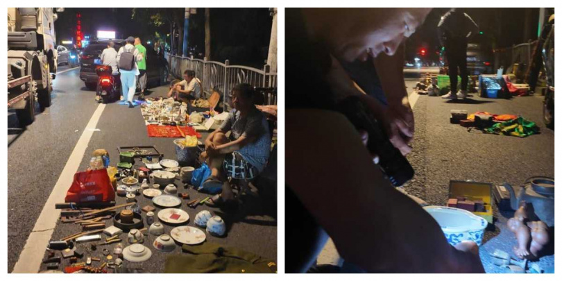 古玩夜市上的攤主擺滿陶瓷、玉器、錢幣等老物件，吸引藏家駐足。（圖／翻攝自微博， 随申Hi ）