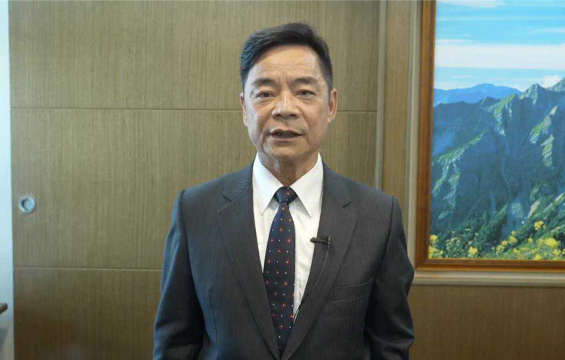 交通部政務次長伍勝園18日晚間回應地方捷運補助遭砍爭議。（圖／交通部提供）