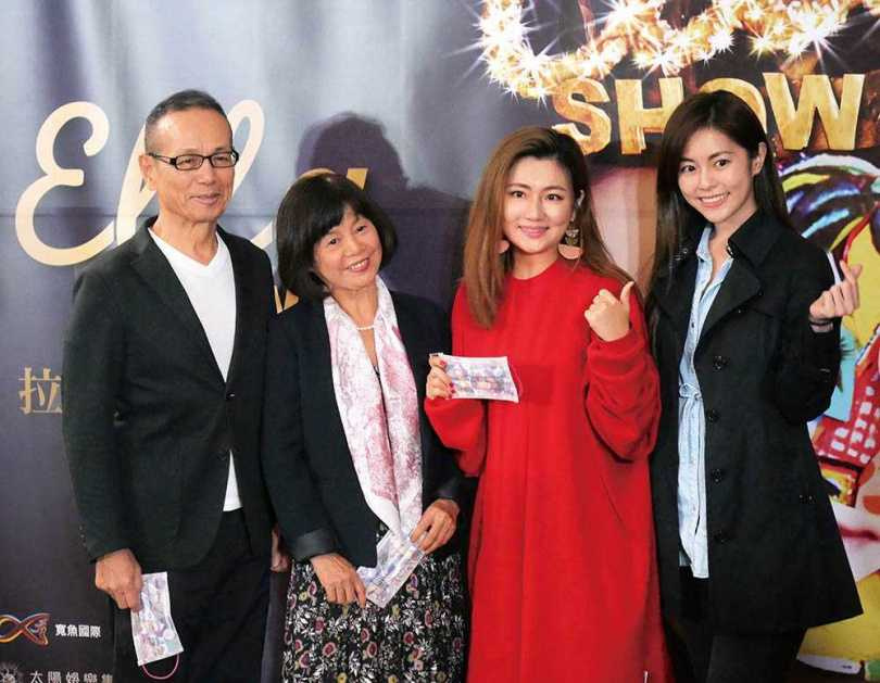 任容萱一家人感情極好，2020年11月一起前往觀賞陳嘉樺的「艾拉秀」，之後全家還一同聚餐。（圖／報系資料照）