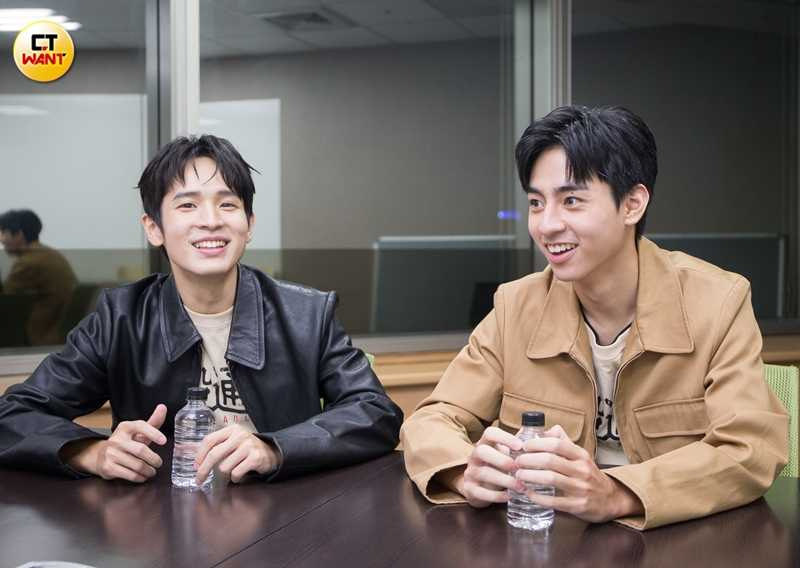 雖然《自殺通告》劇情沉重,但拍攝過程中張豐豪(左)與劉敬仍想起不少有趣的回憶。(圖/黃威彬攝)