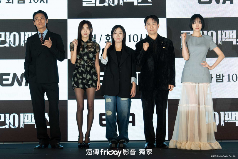 朱智勛（左起）、河智苑、導演李智媛、吳正世、Nana。（圖／friDay影音提供提供）