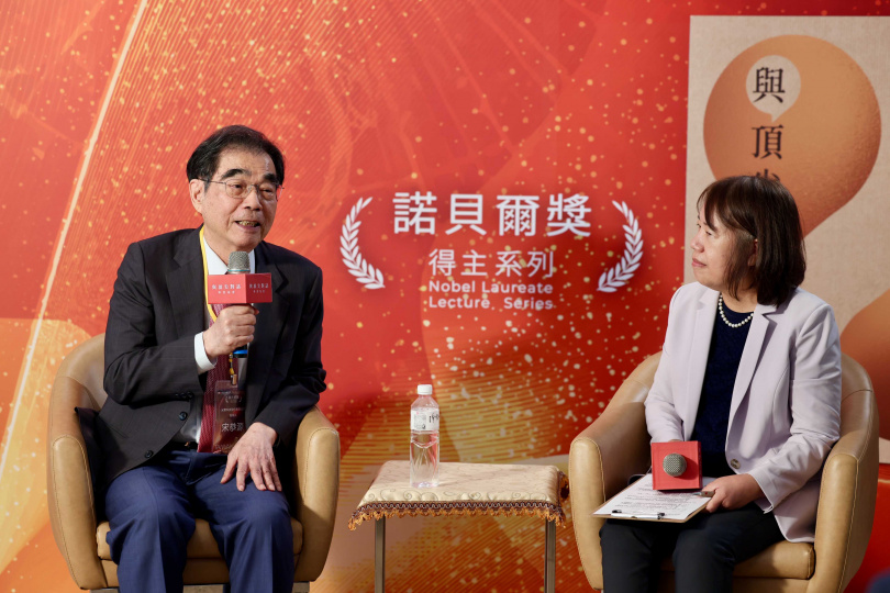 光寶科技創辦人宋恭源（左）與天下雜誌共同執行長吳琬瑜對談『投資知識的人』。（圖片提供／主辦單位）