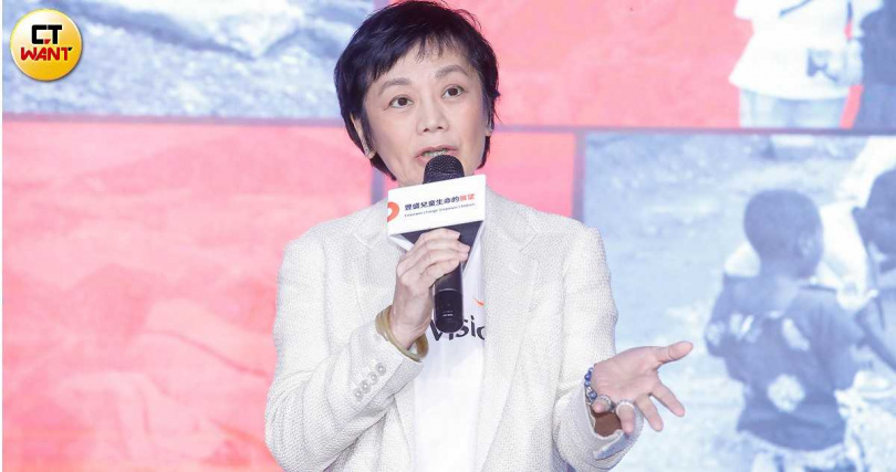 當年921地震張艾嘉深入災區做公益。（圖／趙文彬攝）