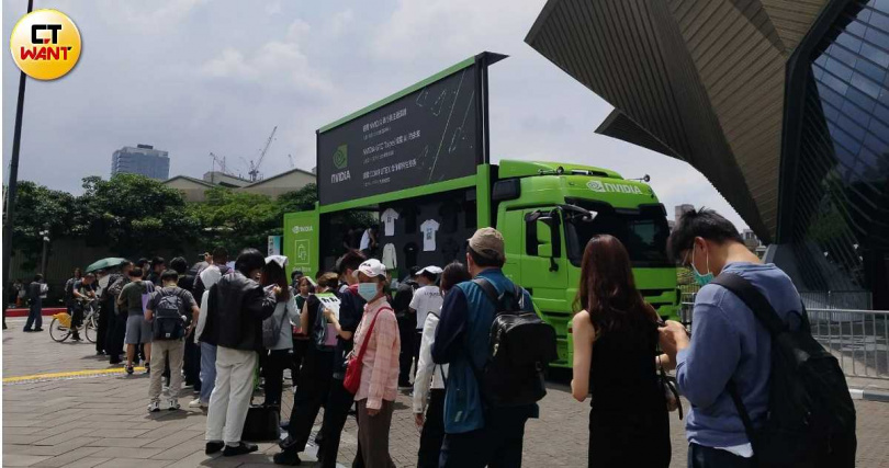 輝達今年推出紀念品車，很受歡迎。（圖／陳曼儂攝）