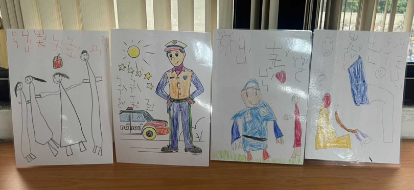 小芸特別作畫獻給天使爸爸，希望他在天上也能「警察節快樂」。（圖／土城警分局提供）