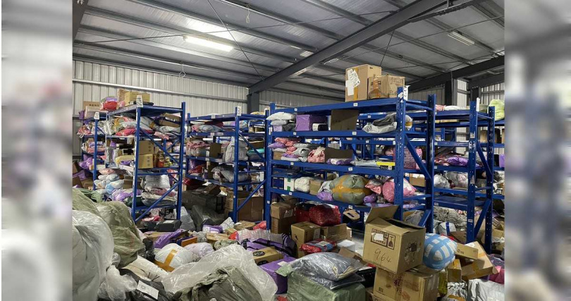 刑事局破獲有台人與不明陸商合作，大量收購蝦皮帳號販售盜版大牌，以此獲利。(圖／翻攝畫面)