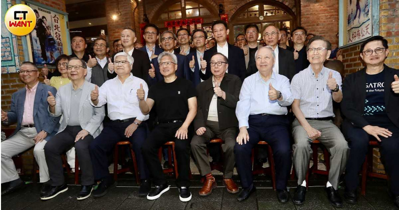 輝達執行長黃仁勳今年的兆元宴,台達電就在第二排。(圖/方萬民攝)