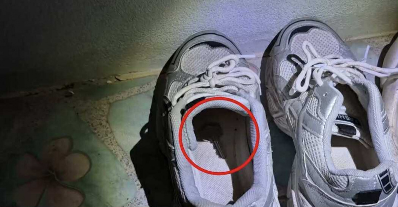 泰國一名獨居女子把備用鑰匙放在鞋子裡面，結果家中遭竊。（圖／翻攝自臉書／เหยี่ยวข่าว ตะวันออก）