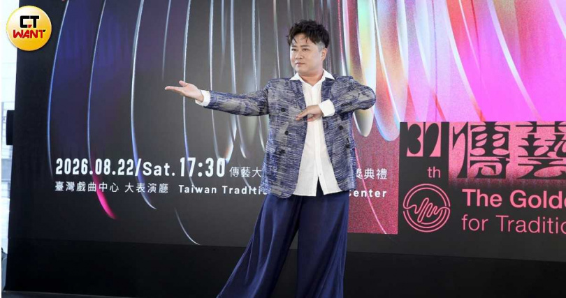 陳昭瑋畢業於美國西來大學（University of the West）宗教學碩士，曾投入佛經英文翻譯工作。（圖／侯世駿攝）