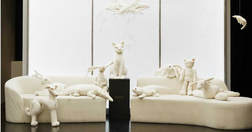 現場展出「AWHITE毛絨藝術」。（圖／財團法人流浪動物之家基金會提供）