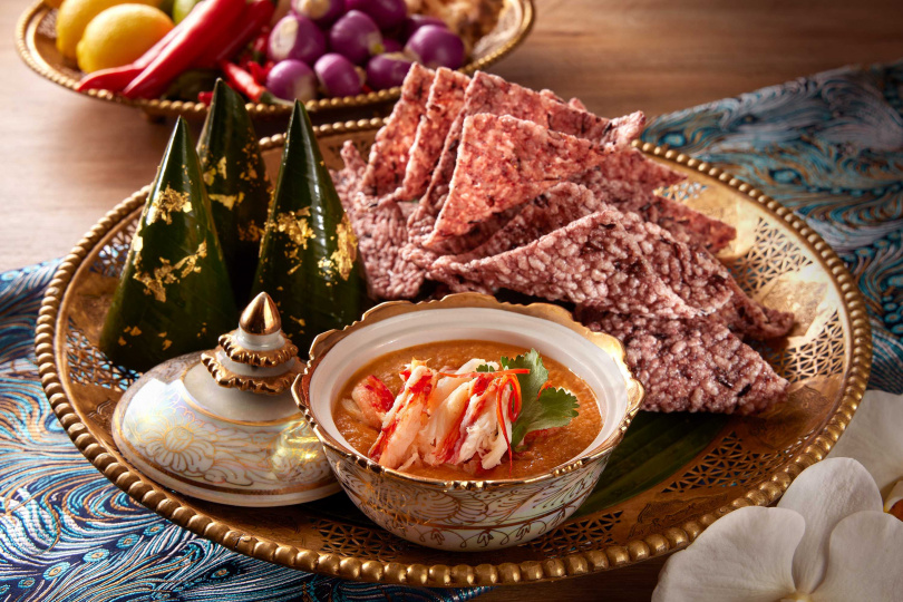 「香酥米餅佐帝王蟹明蝦沾醬」。（圖／台北喜來登大飯店提供）